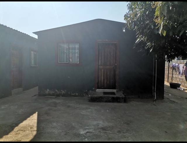 2 BEDROOM HOUSE FOR SALE IN THINASONKE